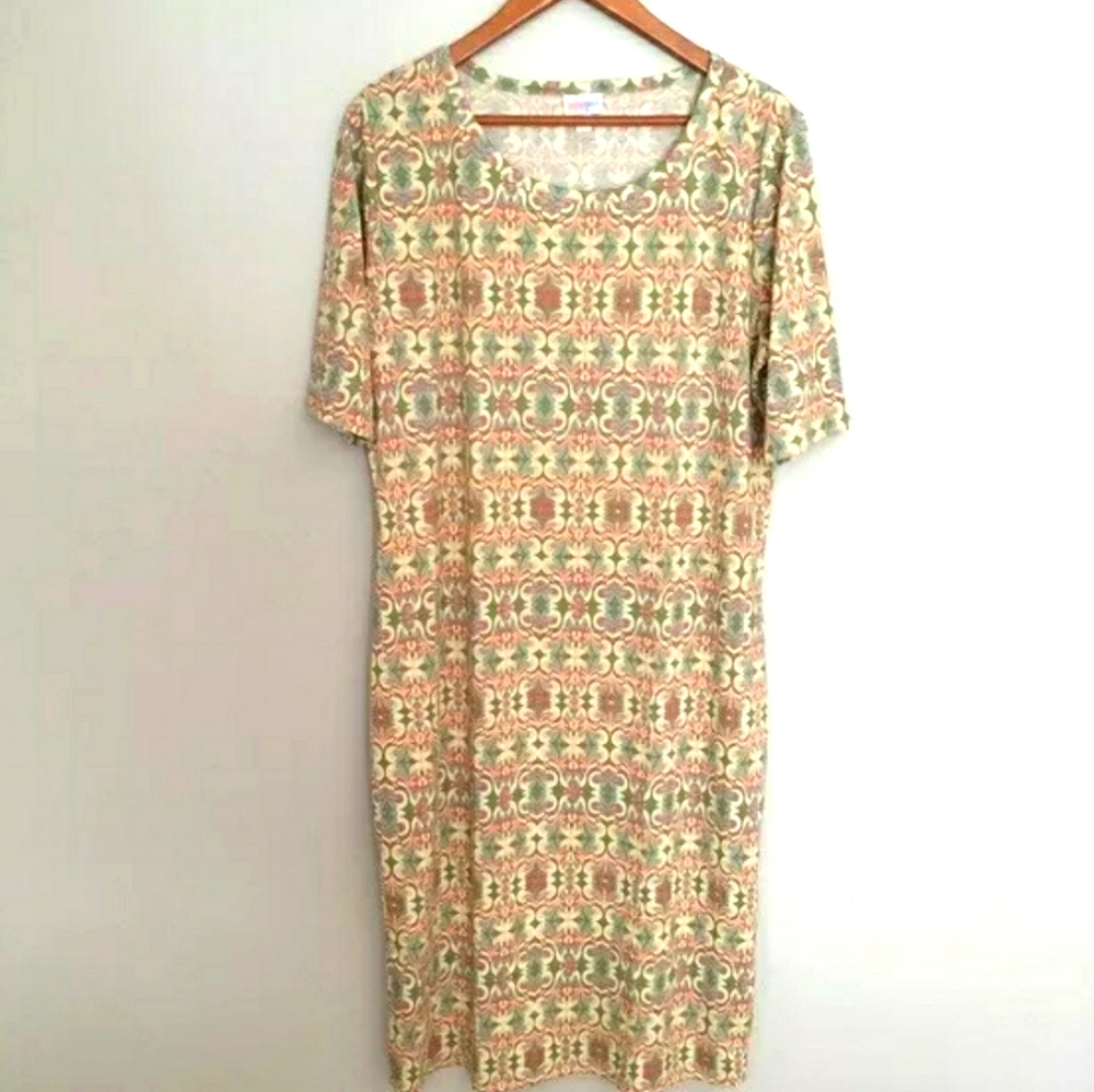 Like New- 3x Lularoe Julia (fits like Lg/XL)